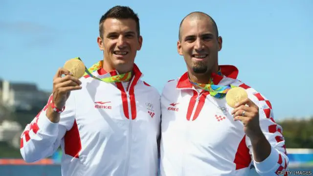 د کښتۍ ځغلولو سياليو کې يو مډال کوروشيا وګاټه