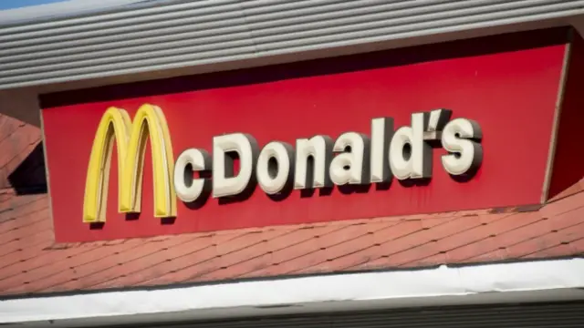 مک‌دونالد، بزرگترین تولید کننده غذاهای فوری در دنیا است
