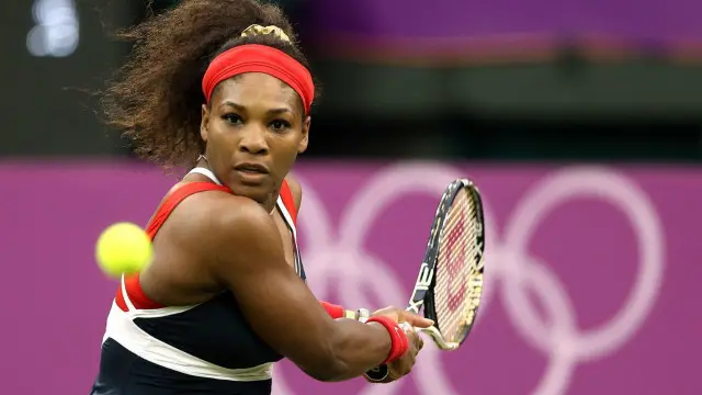 تبلغ ثروة سيرينا وليامز 150 مليون دولار أمريكي، وهي بذلك أكثر ثراء من أي رياضية أخرى، بحسب مجلة فوربس لعام 2016)