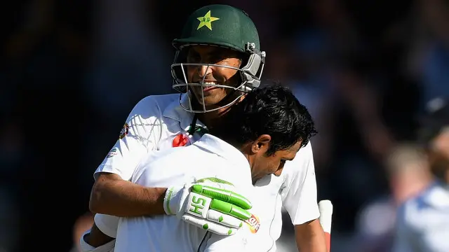 یونس خان اوول ٹیسٹ میں ڈبل سنچری بنانے پر مین آف دی میچ قرار پائے