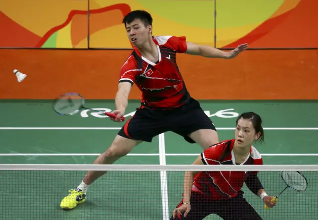 香港的李晋熙（左）与周凯华（右）（2/8/2016）