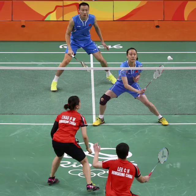 中国的张楠（后左）、赵芸蕾（中右）