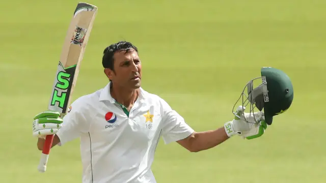 یونس خان نے 29 چوکوں اور چار چھکوں کی مدد سے اپنے کریئر کی چھٹی ڈبل سنچری مکمل کی