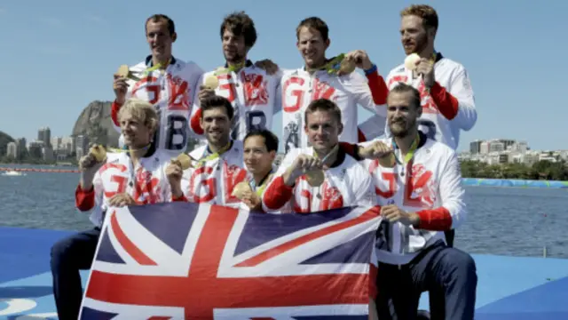 周六早些时候，英国男子8人划艇比赛赢得金牌。