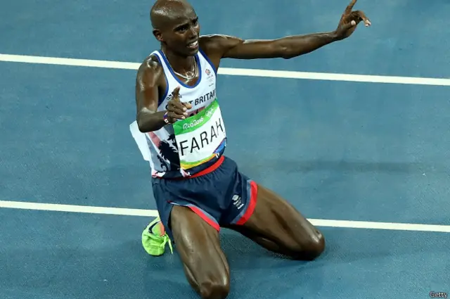 محمد فرح نے گرنے کے باوجود دس ہزار میٹر دوڑ میں طلائی تمغہ حاصل کیا