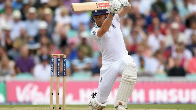 بیر سٹو دن کے آغاز سے ہی پر اعتماد بیٹنگ کر رہے ہیں اور اپنی نصف سینچری مکمل کر چکے ہیں