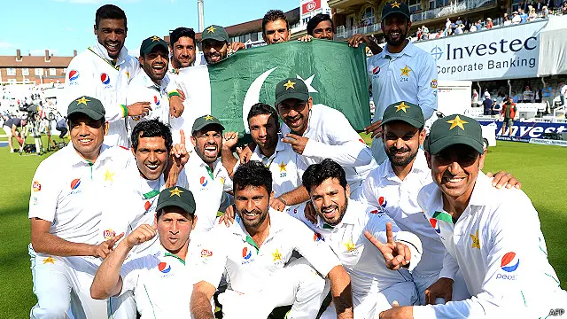 آئی سی سی کی جانب سے سنہ 2003 میں اس عالمی درجہ بندی کے آغاز کے بعد یہ پہلا موقع تھا کہ پاکستانی ٹیم اس فہرست میں پہلا مقام حاصل کرنے میں کامیاب ہوئی