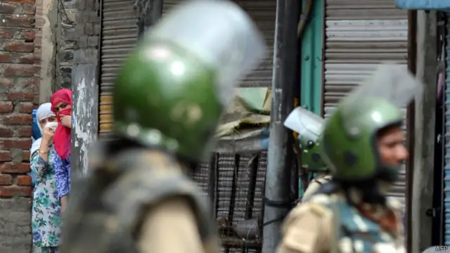 कश्मीर कर्फ़्यू