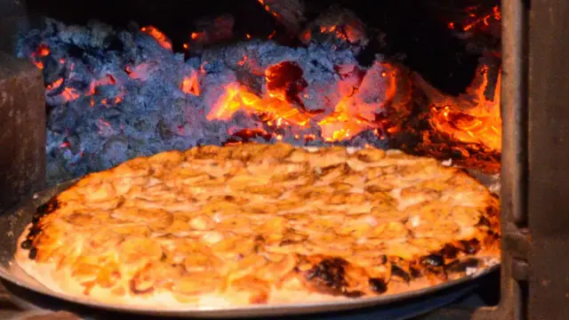 کھانے کو آگ اور پانی کا کھیل کہا جاتا ہے