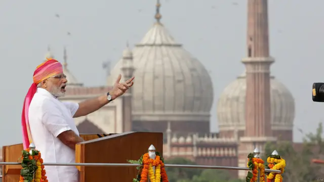 د هند لومړی وزیر وایي، هیواد به یې هیڅکله هم د ترهګرو غوښتنو ته سر ټیټ نه کړي.