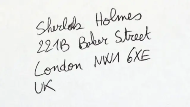 کیا آپ پہچان سکتے ہیں کہ ان تین تحریروں میں سے انسانی ہاتھ کی لکھی ہوئی تحریر کون سی ہے؟