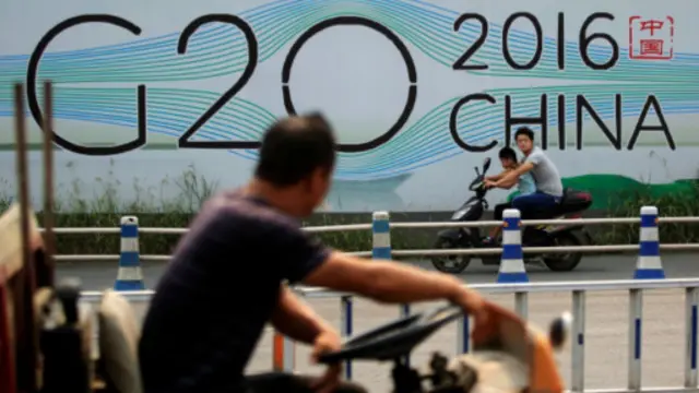 市区居民需凭证出入和进行安检。