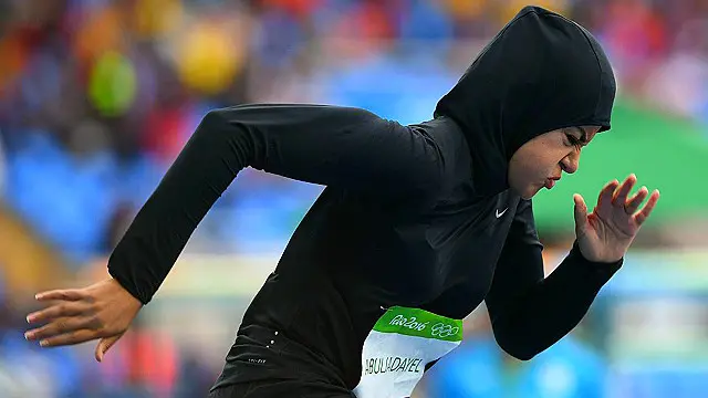 دغه ۲۲ کلنه منډې وهونکې چې ټول بدن يې پټ او حجاب يې اغوستی و ټاکل شوی واټن په ۶۱، ۱۴ثانيو کې وواهه خو په دې ونه توانېده چې د سياليو بل پړاو ته لار ومومي.