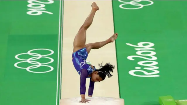 Dipa Karmakar, 23 tuổi, là nữ vận động viên thể dục dụng cụ đầu tiên của Ấn Độ đủ tiêu chuẩn tham gia Olympic
