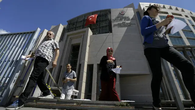 موږ له لویدیځوالو ناهیلي شوي یو
روضه کاواشي