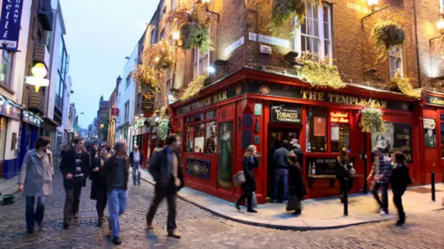 如果你能熟練掌握craic，就能在酒吧裏如魚得水(圖片來源：Getty Images)