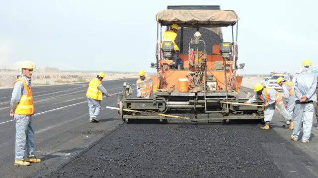 د خوست والي په خبره "ځغاستلیکه به ۲۵۰۰ مترو په اوږدوالي او د ۴۵ متره په پلنوالي سره په اساسي ډول پخه شې.