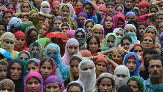 کشمیر میں برہان وانی کی موت کے بعد شروع ہونے والی احتجاجی لہر اب تک جاری ہے