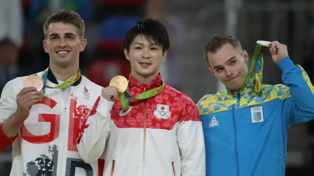 До цього він здобув "срібло" у абсолютній першості в спортивній гімнастиці. Найкращим в цьому змаганні здобув Кохей Утімура, який випередив українця на 0,099.