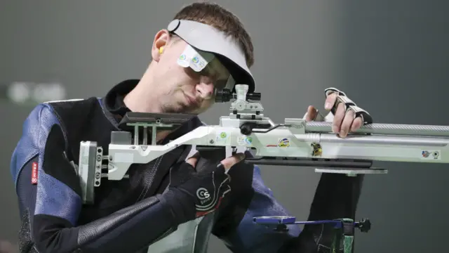 А найпершу олімпійську медаль на Ріо Україні приніс Сергій Куліш. Він завоював "срібло" у стрільбі з пневматичної гвинтівки на 10 метрів.