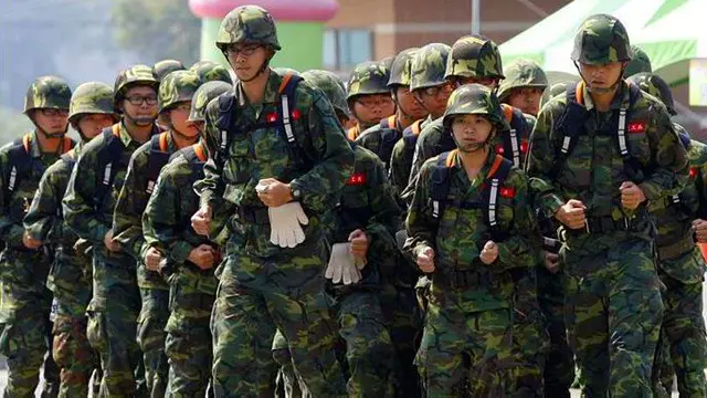 台灣當局宣佈,2017年仍舊會持續徵兵近萬人,原先的「全募兵制」政策依舊無法實現。