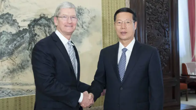 苹果总裁库克、中国副总理张高丽