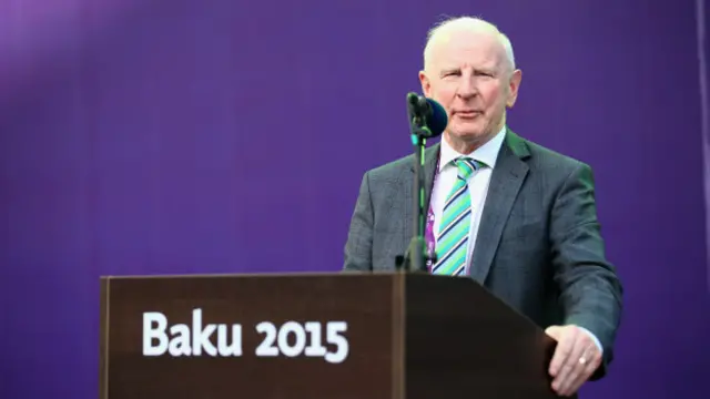 西基在2006年当选欧洲奥林匹克委员会主席，他自1989年后一直负责爱尔兰奥林匹克委员会。