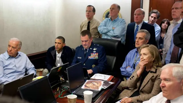 تم تناول عملية المداهمة التي قادت لقتل أسامة بن لادن في فيلم "زيرو دارك ثيرتي" (30 دقيقة بعد منتصف الليل) ولكن العمل لم يُظهر شخصية أوباما