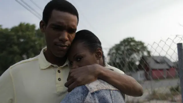 يبدى المخرجون السينمائيون اهتماما بالعوامل التي شكلت شخصية أوباما، بما يفوق ذاك الذي يبدونه لفترة رئاسته نفسه، ولذا يركز فيلما "ساوث سايد ويذ يو" و"باري" على سنوات شباب الرئيس الأمريكي.