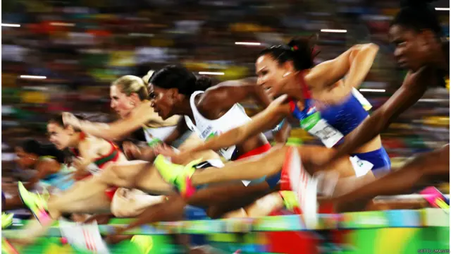 د ښځينه وو د ۱۰۰ متره واټن ځغاسته