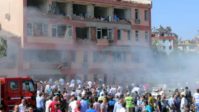 埃拉泽警察局炸弹袭击现场