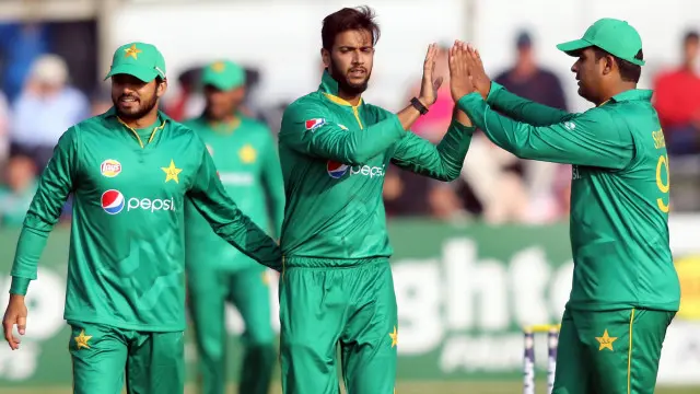 عماد وسیم نے پانچ وکٹیں حاصل کیں