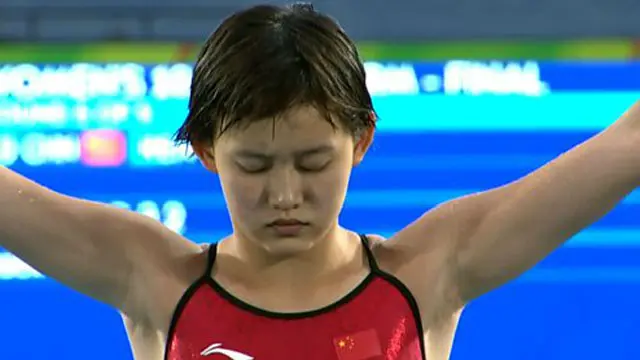 چین کی ڈائیور رین کیان طلائی تمغہ جیت کر ریو اولمپکس کی سب سے کم عمر میڈلسٹ بن گئیں