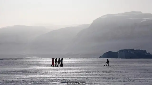 冰塊可能達到了不止六英尺厚(圖片來源:安德魯·埃文斯)