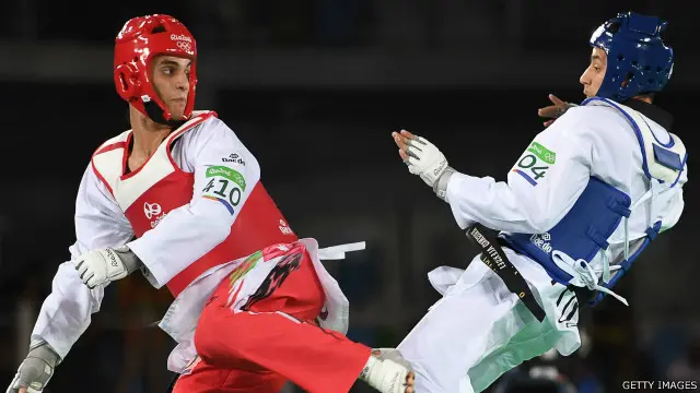 د اردن احمد ابوغواشن د تکوانډو ۶۸ کيلوګرام وزن کې د روسې اليکسي دينيسينکو ته ماته ورکړه او د خپل هېواد لپاره يې د سرو زرو لومړی مډال وګاټه