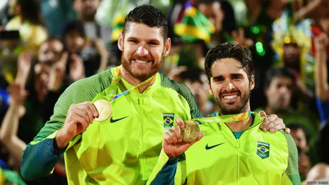 د برازيل د سرو زرو مډال ګټونکي اليسون سيروټي او برونو شمېډېټ