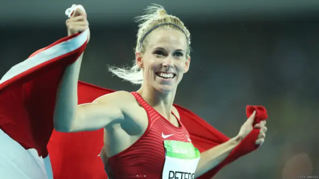 د ډنمارک سارا پيټرسن د ښځينه وو د ۴۰۰ متره واټن ځغاسته کې د سپينو زرو مډال خپل کړ