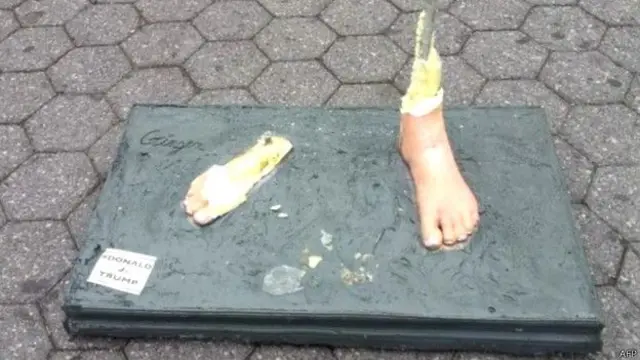 د ټرمپ ټاکنیز دفتر تر اوسه د دغو مجسمو په اړه کوم غبرګون نه دی ښودلی