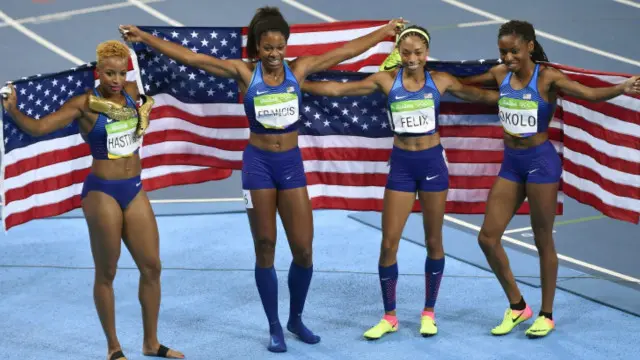 امریکہ کی خواتین رنرز نے 4x400 میٹر دوڑ جیت لی