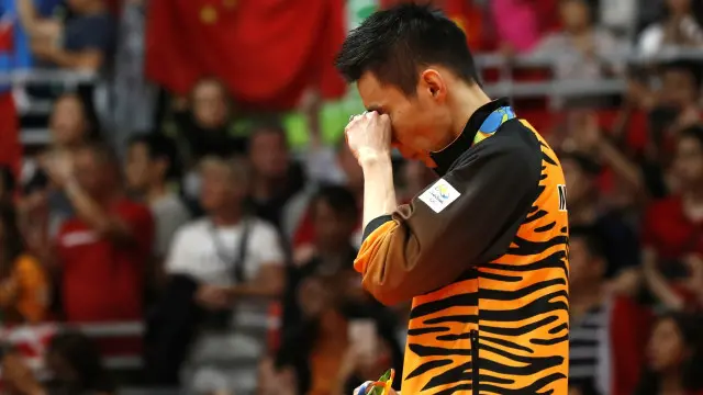 لی چونگ ویئی لگاتار تیسرے اولمپکس کے فائنل میں ہارنے کے بعد