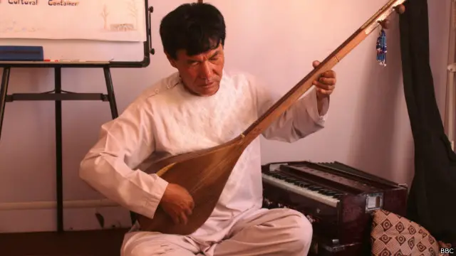 ناصر سروش استاد موسیقی در بامیان