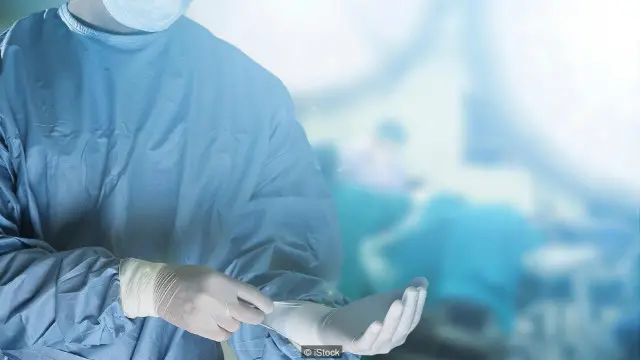 Ca phẫu thuật lấy tinh trùng từ người chết đầu tiên được thực hiện vào thập niên 1970