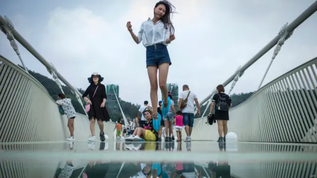 jembatan kaca Zhangjiajie