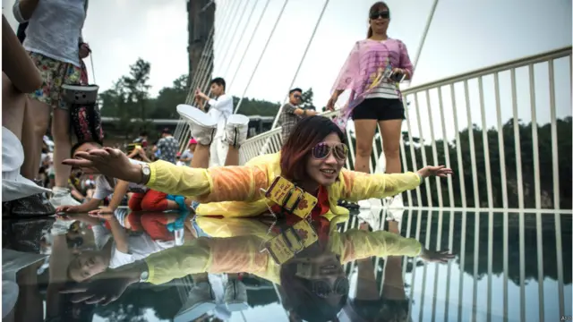 Jembatan kaca Zhangjiajie