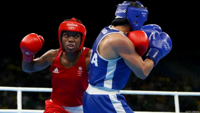 د بريتانياد سرو زرو مډال ګټونکې نېکولا اډمز د ښځينه وو له ۴۸ تر ۵۱ کیلوګرام وزن سياليو په پایلوبه کې