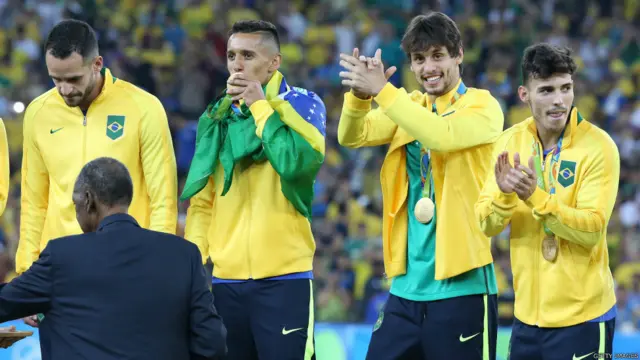 د برازيل فوټبال لوبډلې په پایلوبه کې جرمني ته ماته ورکړه او د سرو زرو مډال يې ترلاسه کړ