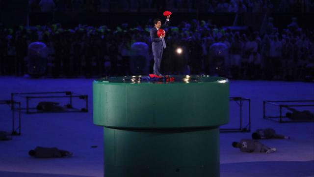 安倍晉三在里約奧運閉幕式上（21/8/2016）