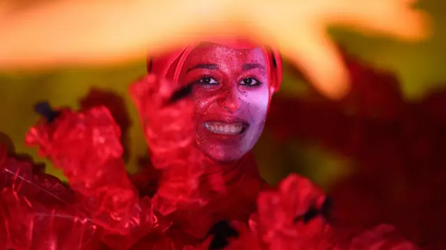 Попри дощову погоду, церемонія була барвиста та святкова.