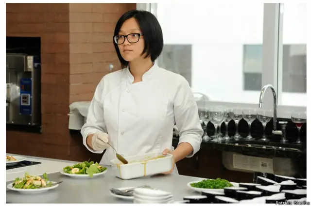 「我希望能開一家餐廳,」蔣璞說