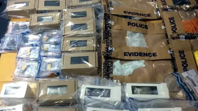 كانت الطائرات تحمل مواد مخدرة وهواتف